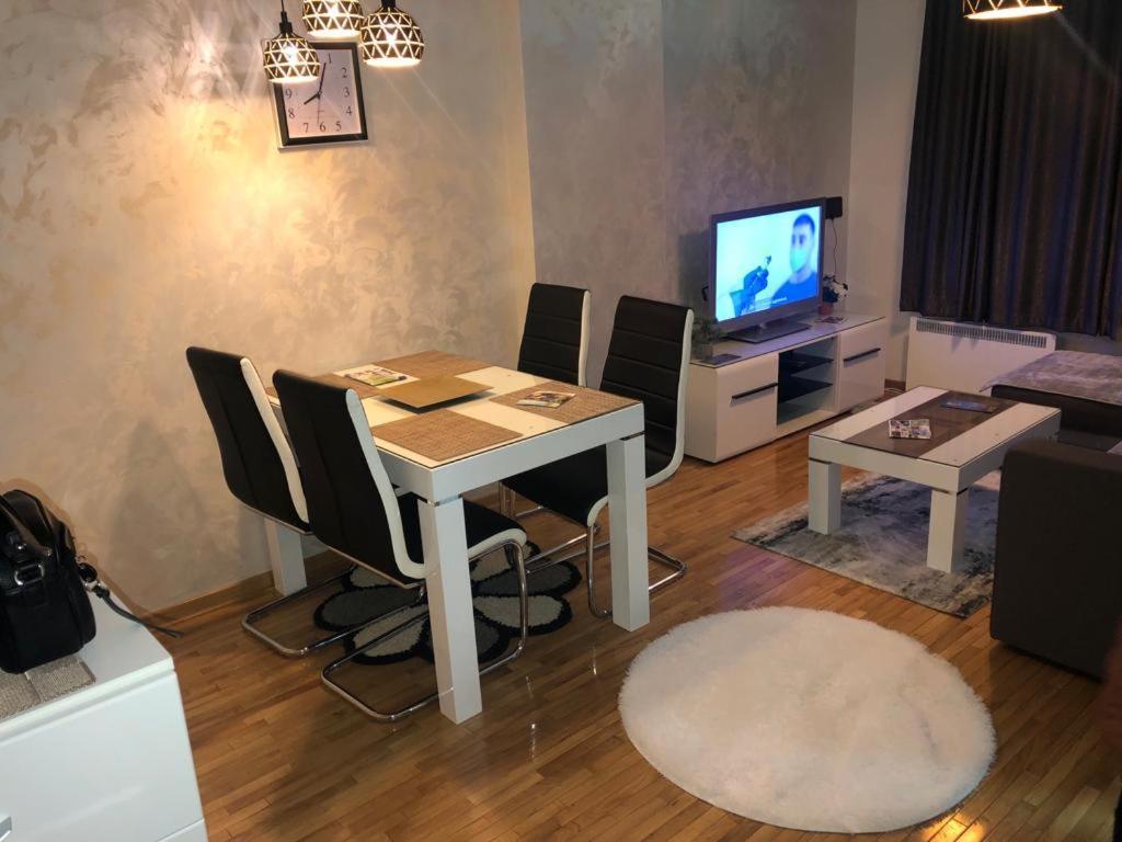 Apartman Kraljevi Cardaci Sadikovic Sa Garazom Kopaonik Luaran gambar